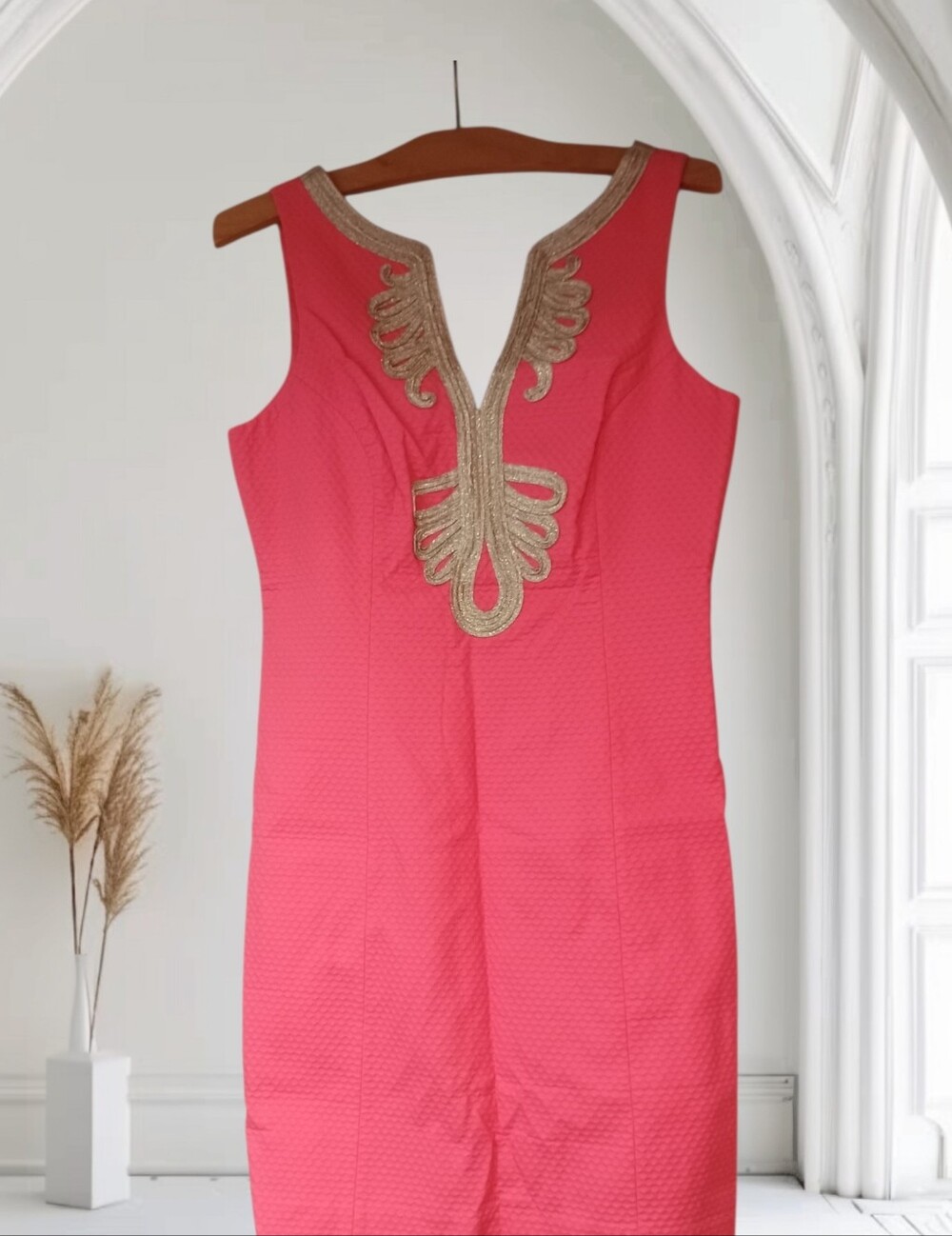 Lilly Pulitzer Elegant Pink Sleeveless Dress with Gold Detailing